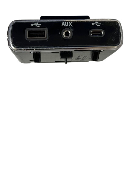 20 21 22 23 ALFA ROMEO GIULIA OEM USB HUB Port Receptacle USB C CHARGING