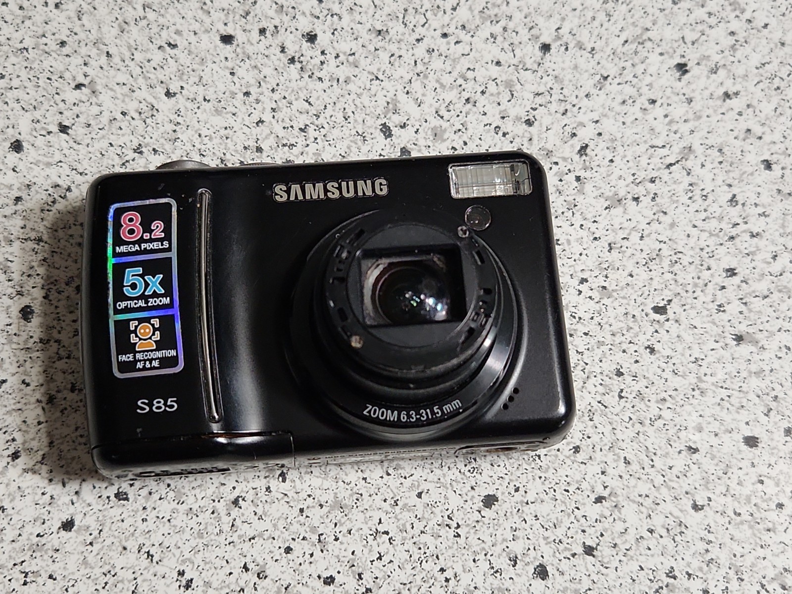 Samsung S85 8.2MP Digital Camera - Black