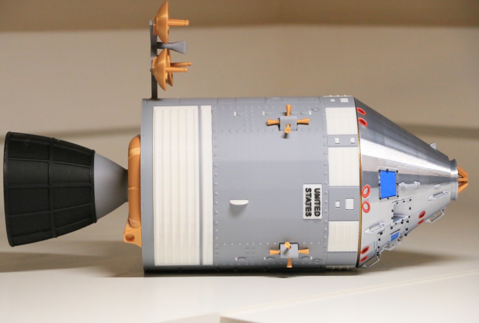 Detailed 1/32 Scale Apollo Command Service Module CSM Spacecraft Removable CM