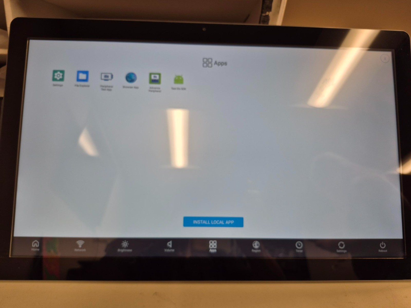 ELO E611675 Android OS with Card reader, ESY2211B With AC adapter