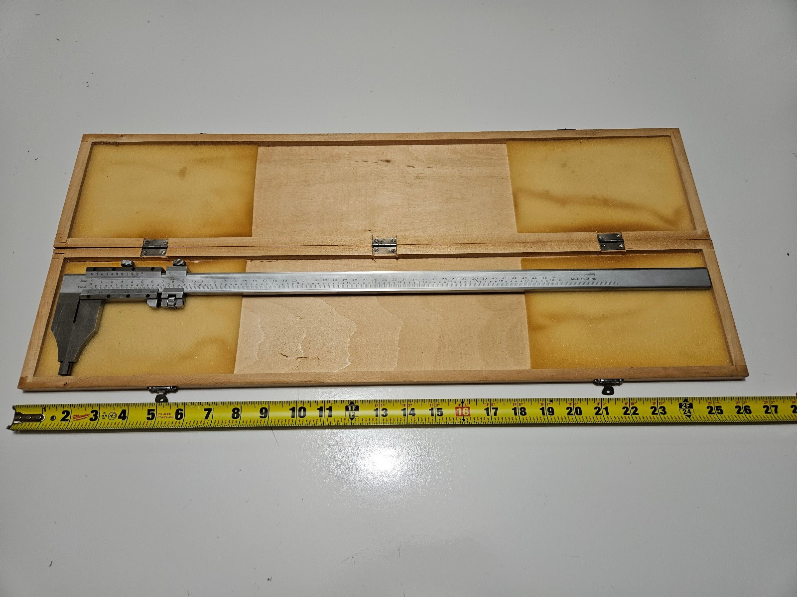 18" Stainless Steel Heavy Duty Caliper Vernier 50Cm-18" W/Wood Case