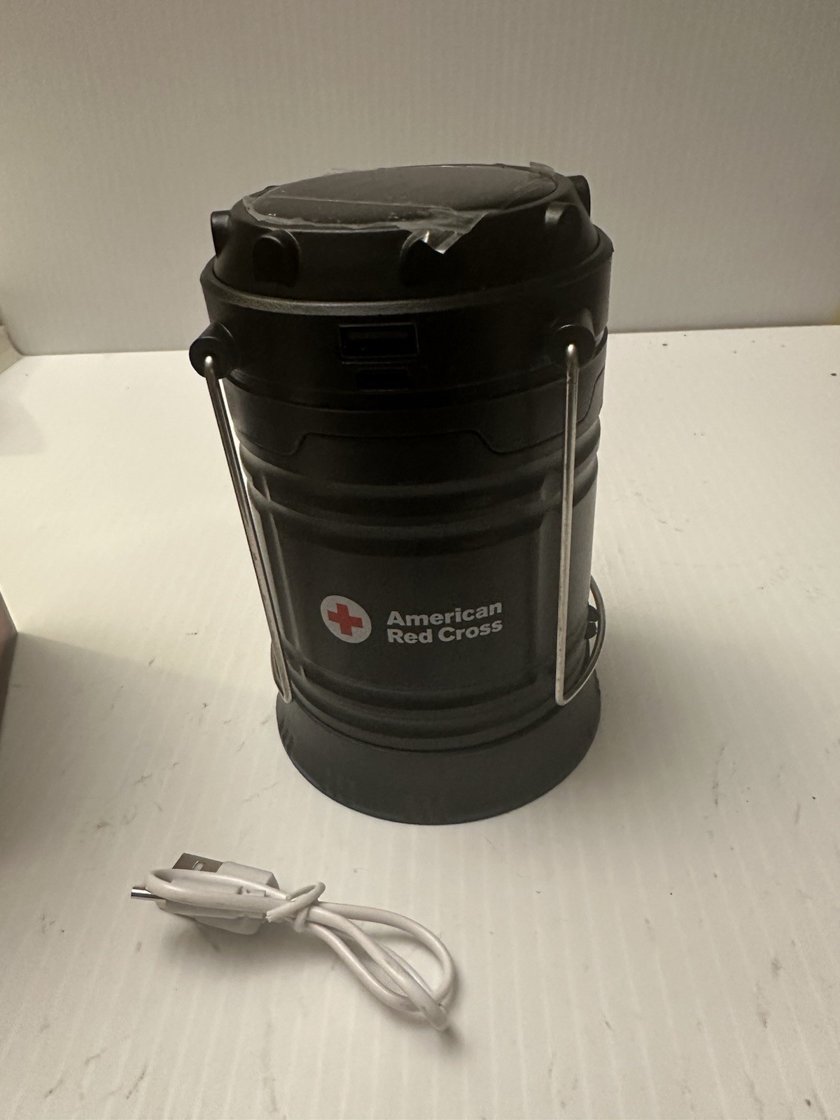 American Red Cross Rechargeable  lantern brand new in box solar & USB/DWk178