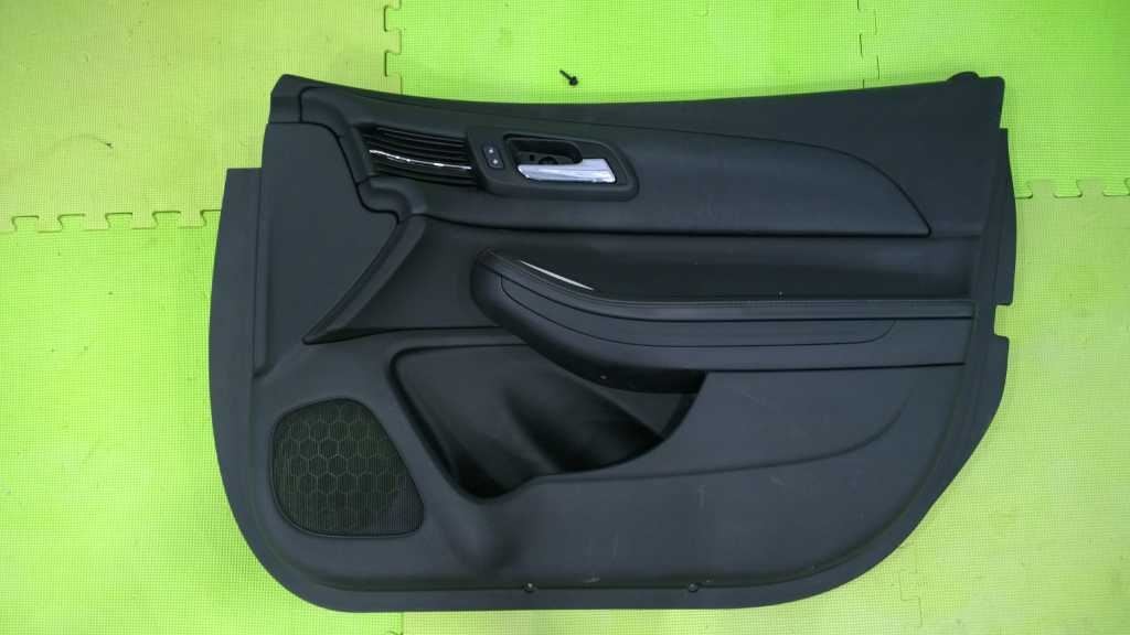 13-16  MALIBU LT PASSENGER RIGHT FRONT INTERIOR  DOOR PANEL OEM 2505-89