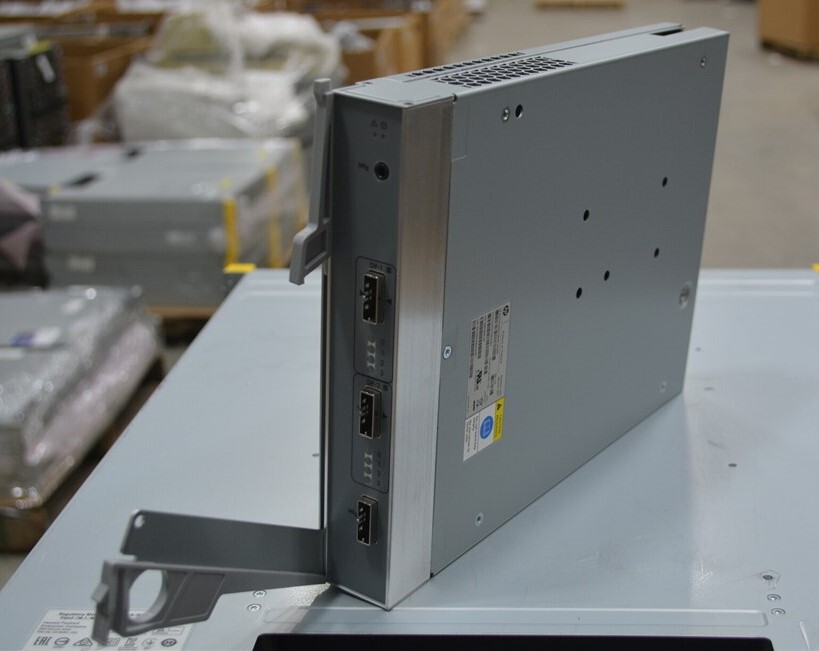 HP M6720 QR491-63012 Drive Shelf 4U SAS 3.5" Drive Enclosure 24-Port