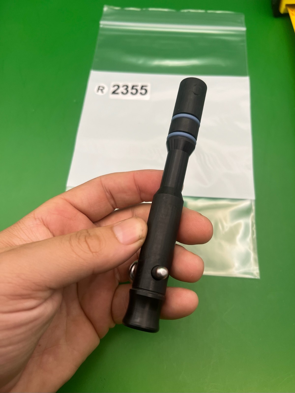 Autococker Bolt