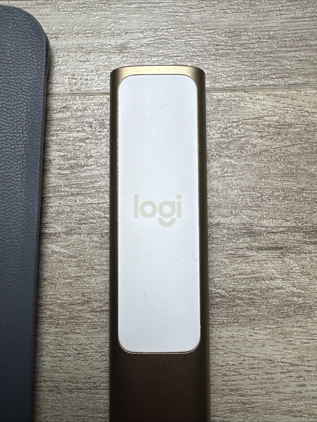 Logitech Spotlight Presentation Remote - Gold 910-004860 NO RECEIVER