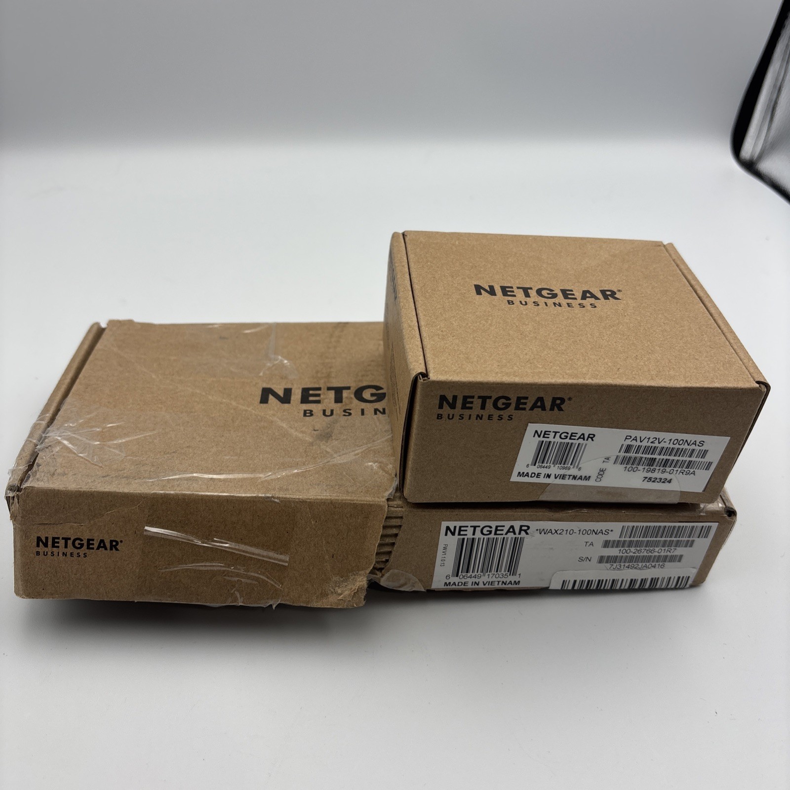 NETGEAR Wireless Access Point WAX210+Adapter (WAX210PA) WiFi 6 Dual-Band AX1800
