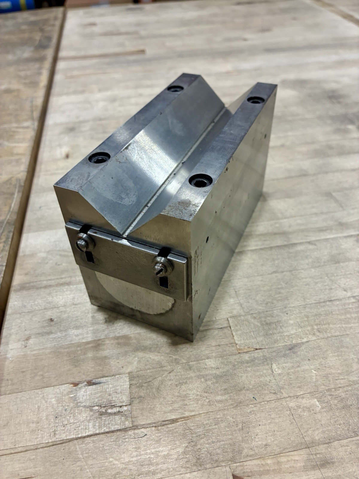 Brown & Sharpe Magnetic V Block