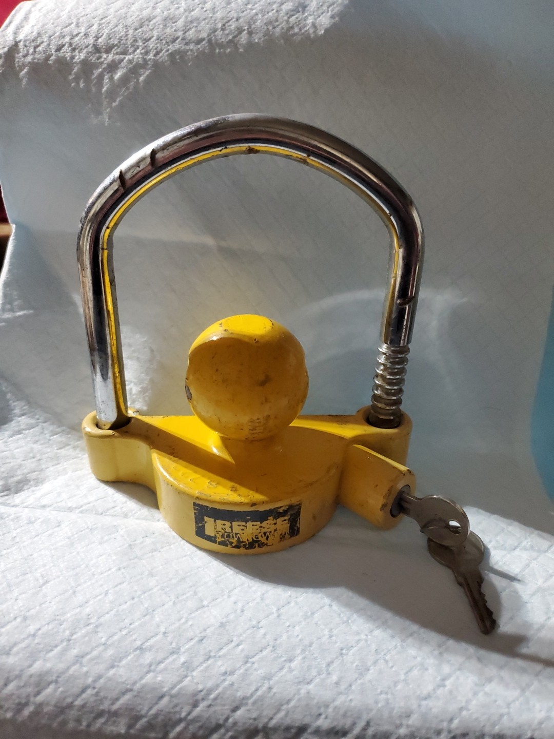 Reese Towpower Universal Tow Hitch Coupler Lock With 2 Keys - Yellow