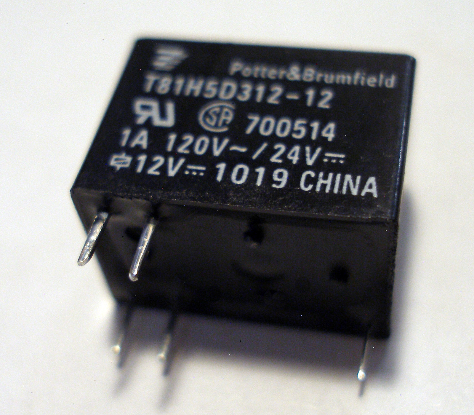 Potter & Brumfield T81H5D312-12 SPDT SNS COIL 12V 1A Through Hole Signal Relay