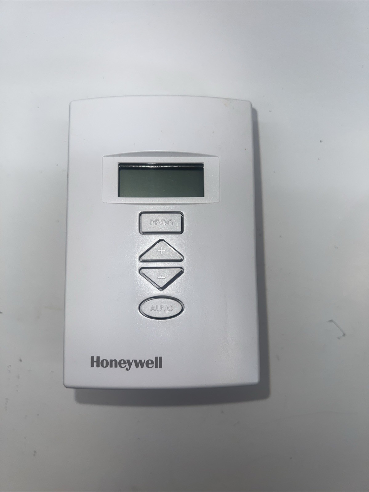 Honeywell CT1900A1008 Two-wire Single Pole/ Single Throw Electronic Thermostat