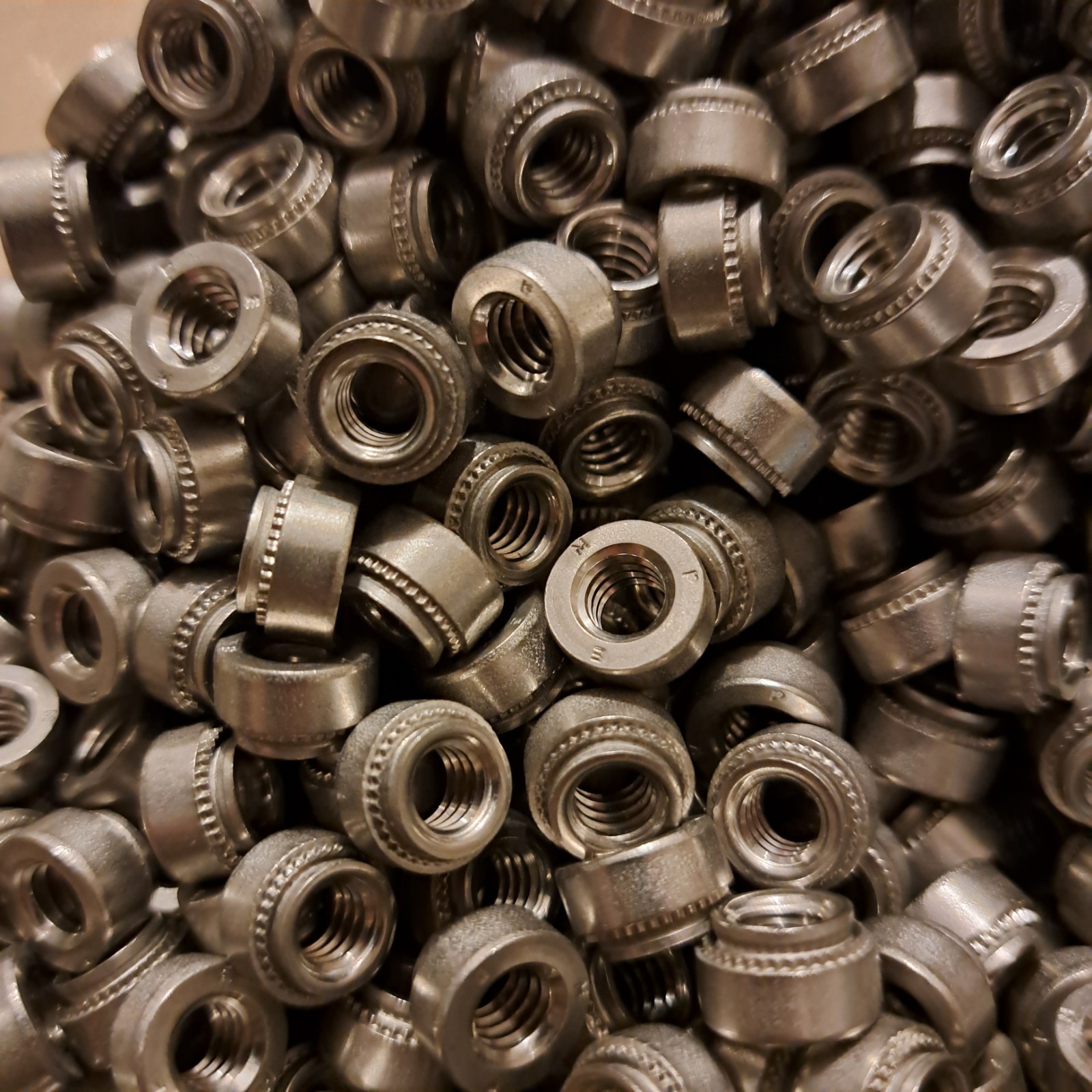(Qty~ 975pc) PennEngineering PEM CLS-0420-2 SELF CLINCHING NUTS 1/4-20 Stainless