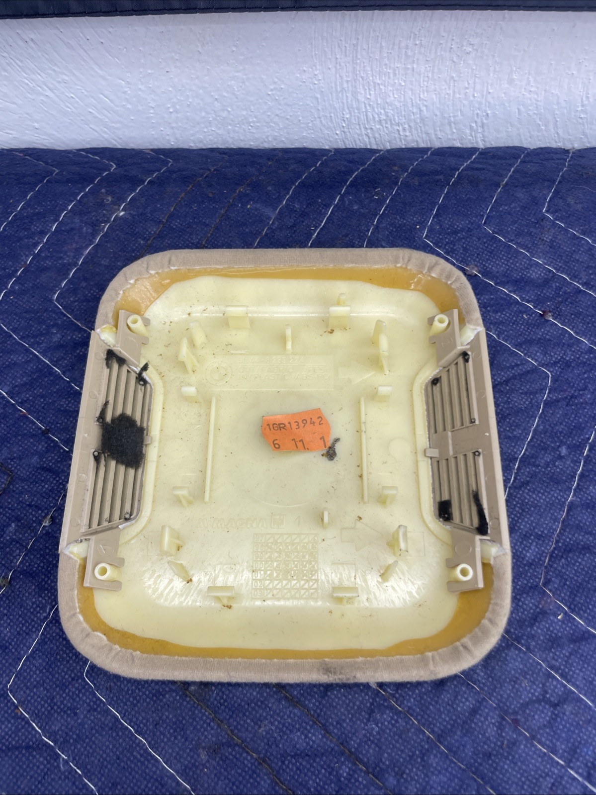 1999-2006 BMW E46 ULTRASONIC ALARM MODULE COVER 8239224