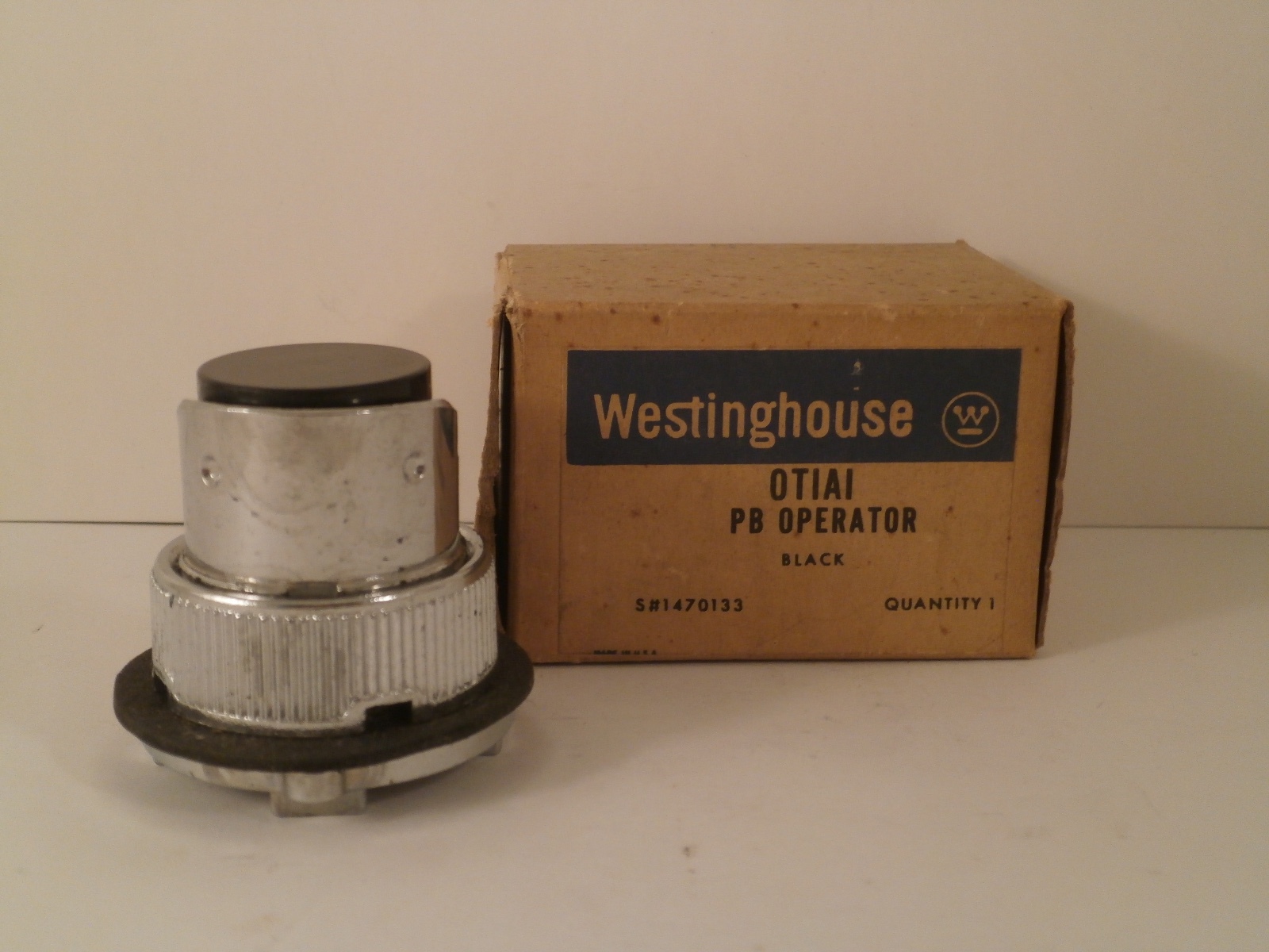 WESTINGHOUSE OTIAI PUSHBUTTON OPERATOR BLACK # 1470133 *NIB*