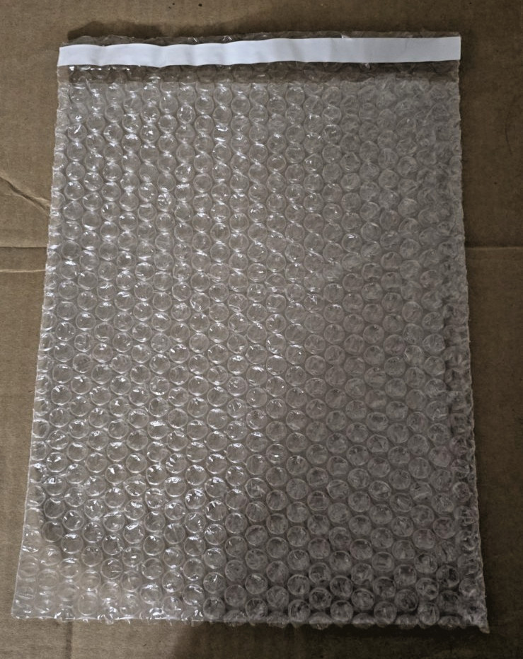 100 9"x12" Bubble Out Pouches / Bubble Bags - Self Seal - NEW