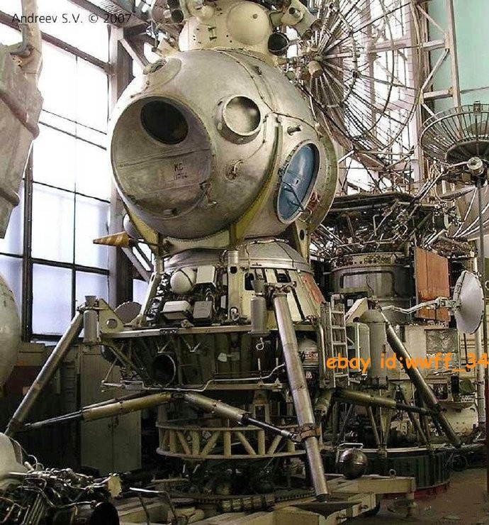 1/200 CCCP Lunar Launch Program N1 Heavy Carrier Rocket Finished Static Model