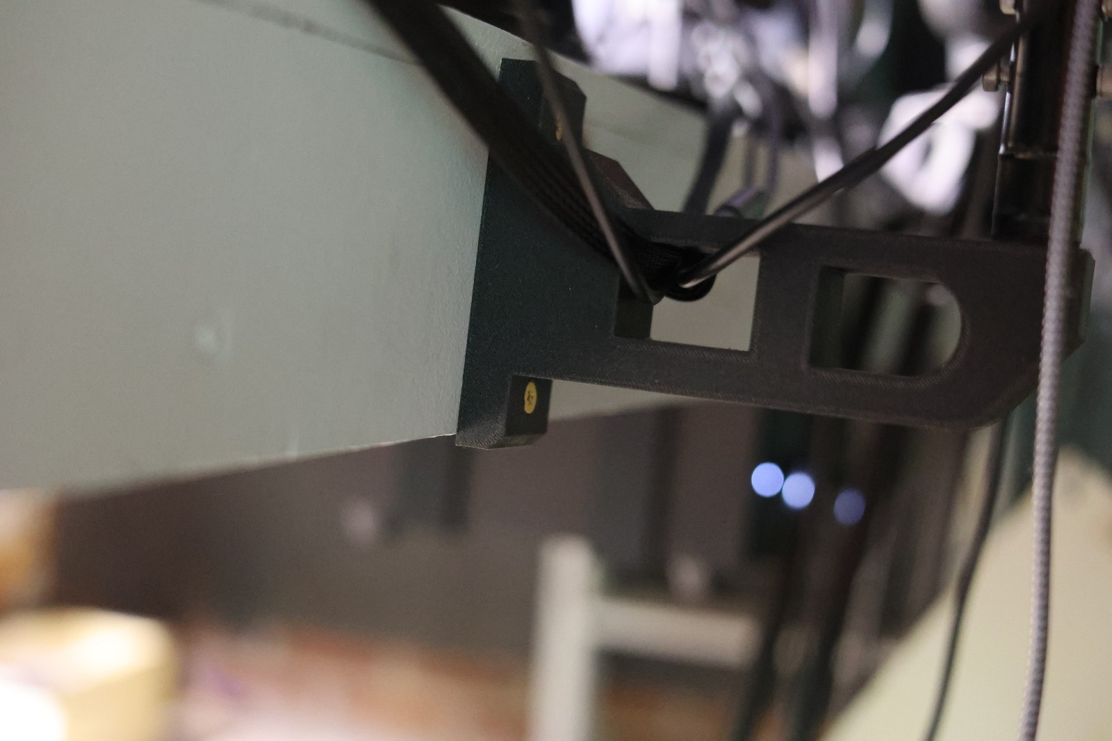 5/8" Baby Pin – Studio Light Wall Mount
