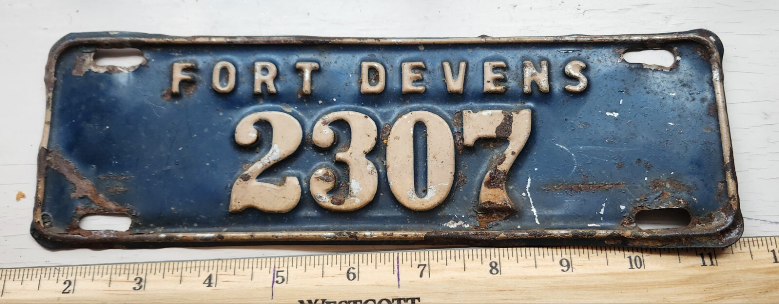 VINTAGE EARLY MILITARY PRE WWII FORT DEVENS LICENSE PLATE TOPPERS