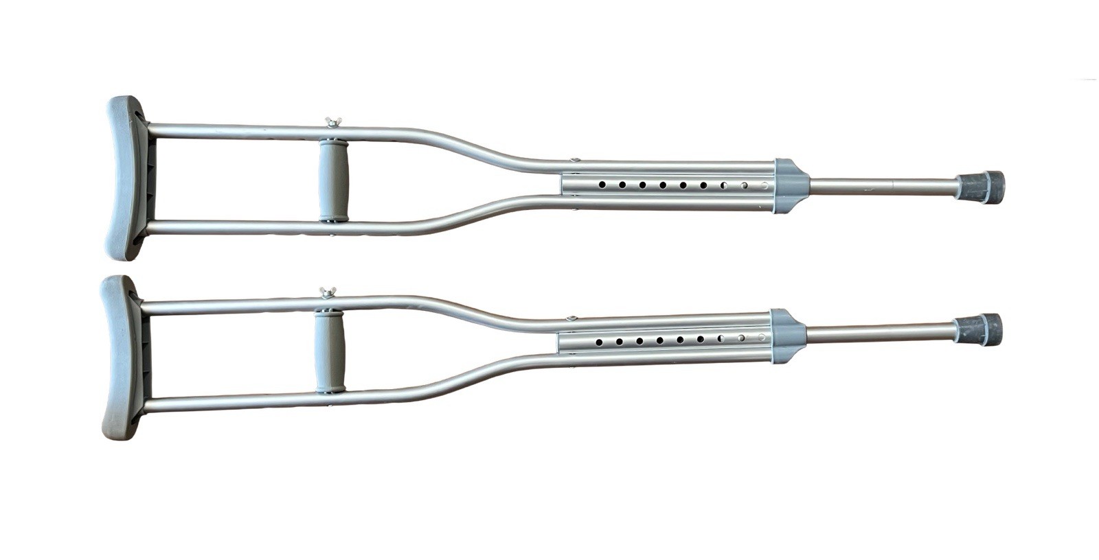 Lightweight Aluminum Crutches, for Patients 4’6”–5’2” Adjustable EUC