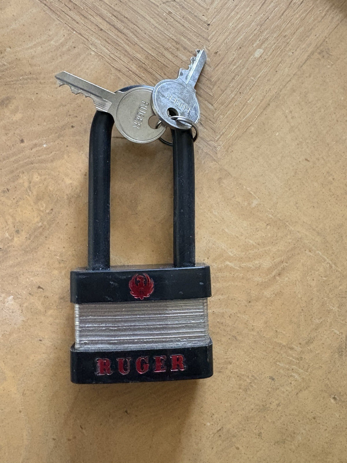 Ruger Gun Lock 11-10A  No 5025 For Rifles, Pistols, Revolvers with 2 Keys
