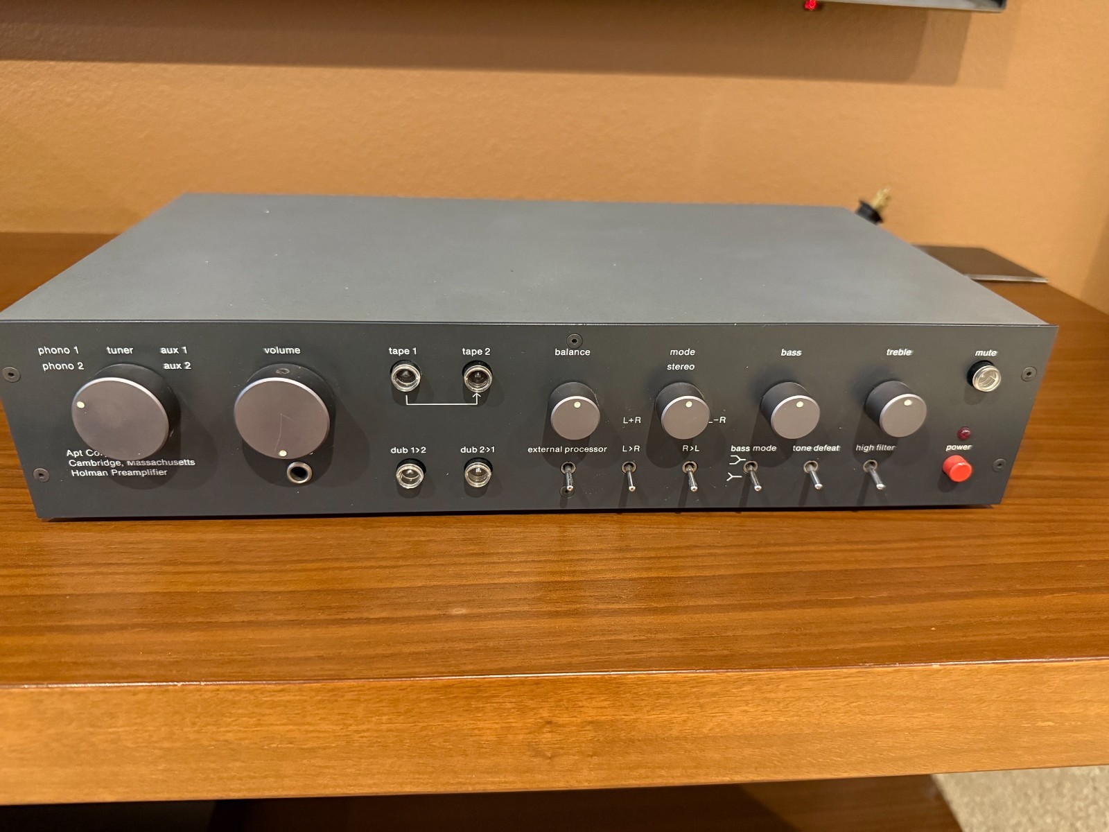 Apt Holman Upgraded Pre-Amplifier Excellent Condition with orig. manual