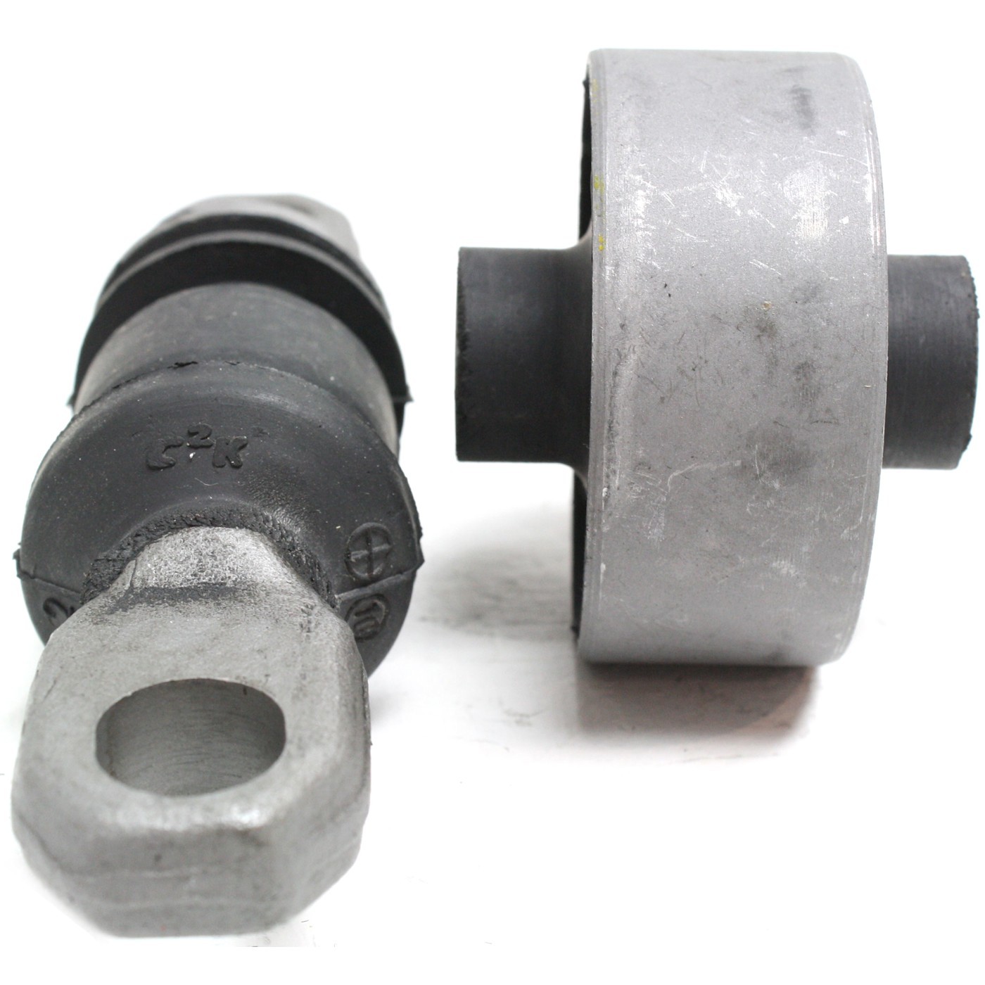 Control Arm Bushing Kit Front Lower Pair Set for ES300 Avalon Camry Sienna NEW