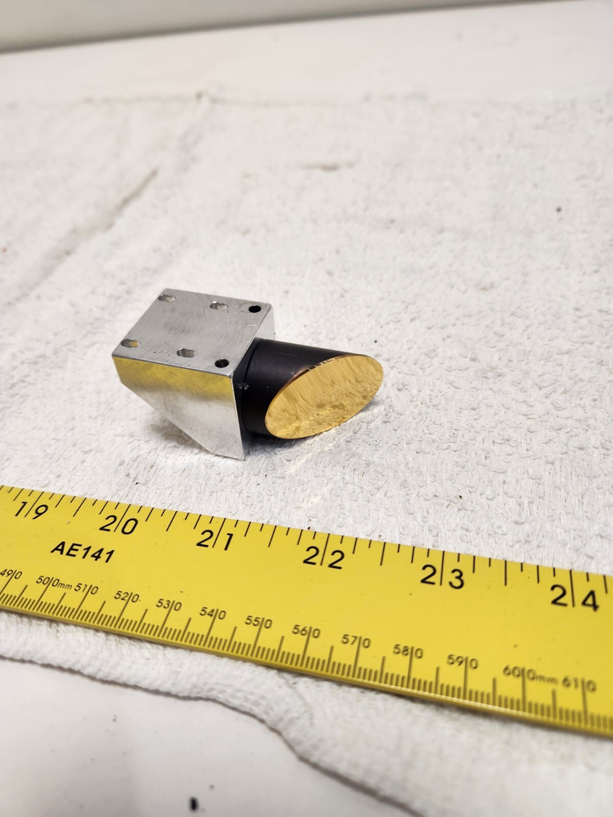 MPD254508-90-M01 - Ø1" 90° Off-Axis Parabolic Mirror, Prot. Gold, RFL = 4"w/base