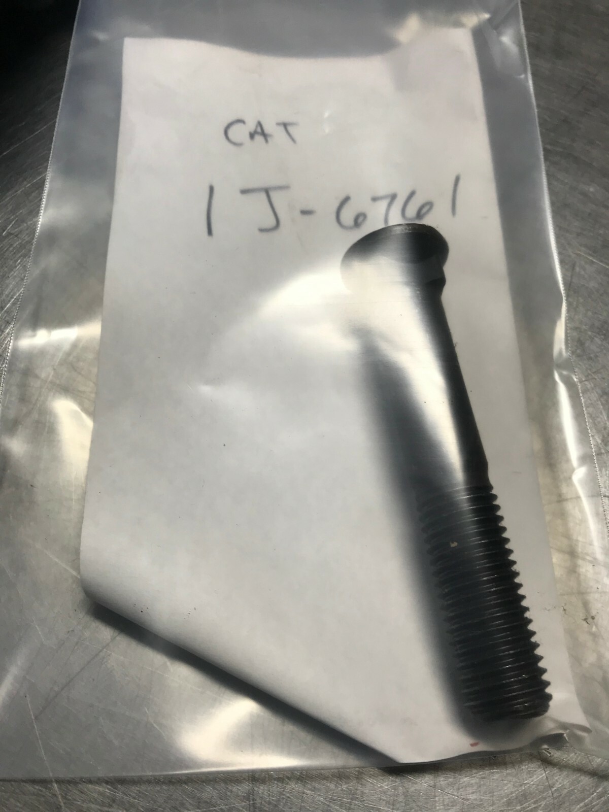 1J6761  GENUINE OEM  CAT  PLOW BOLT   Caterpillar  1J-6761