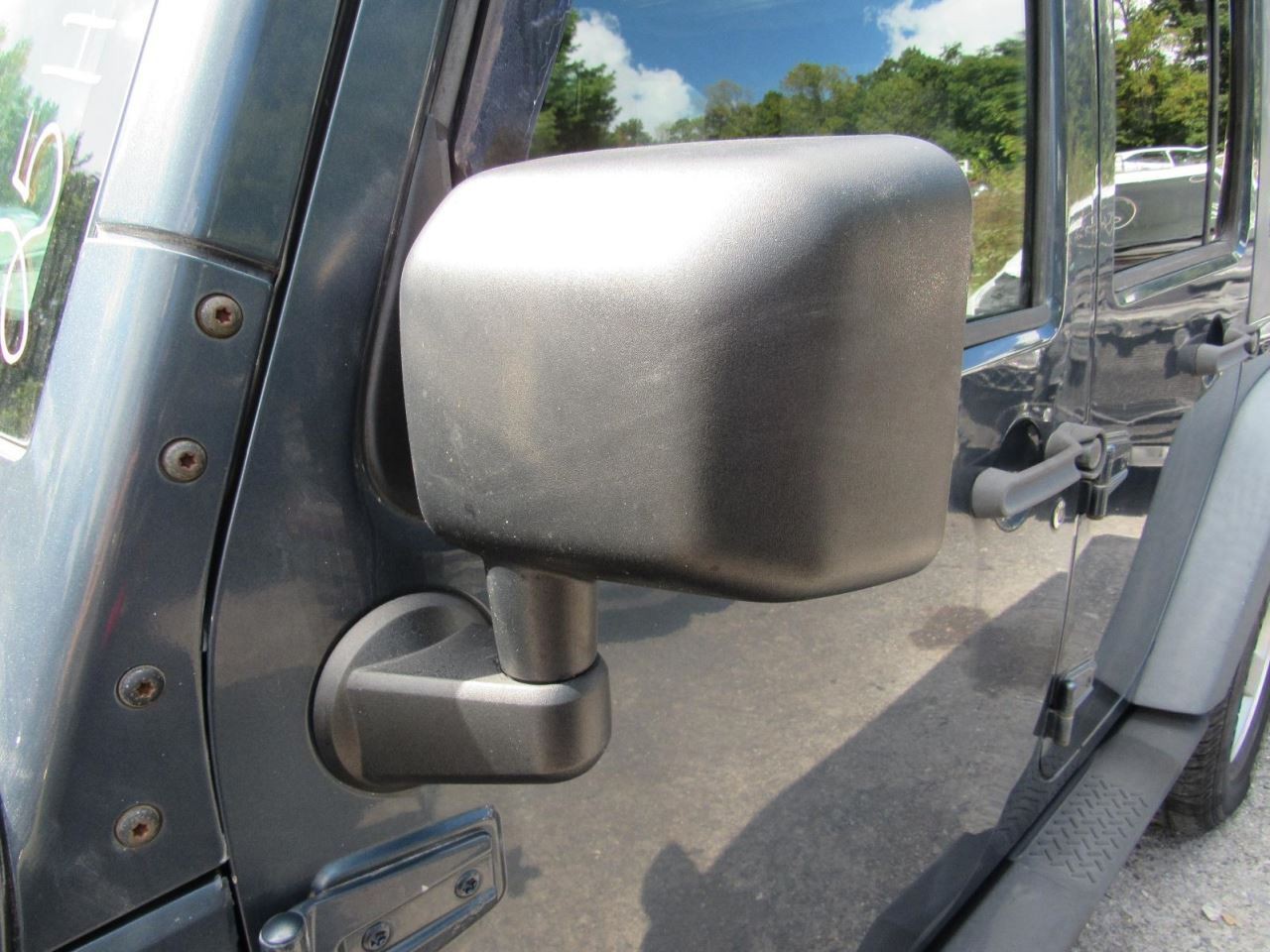 TJ 2008 Glove Box 1075297