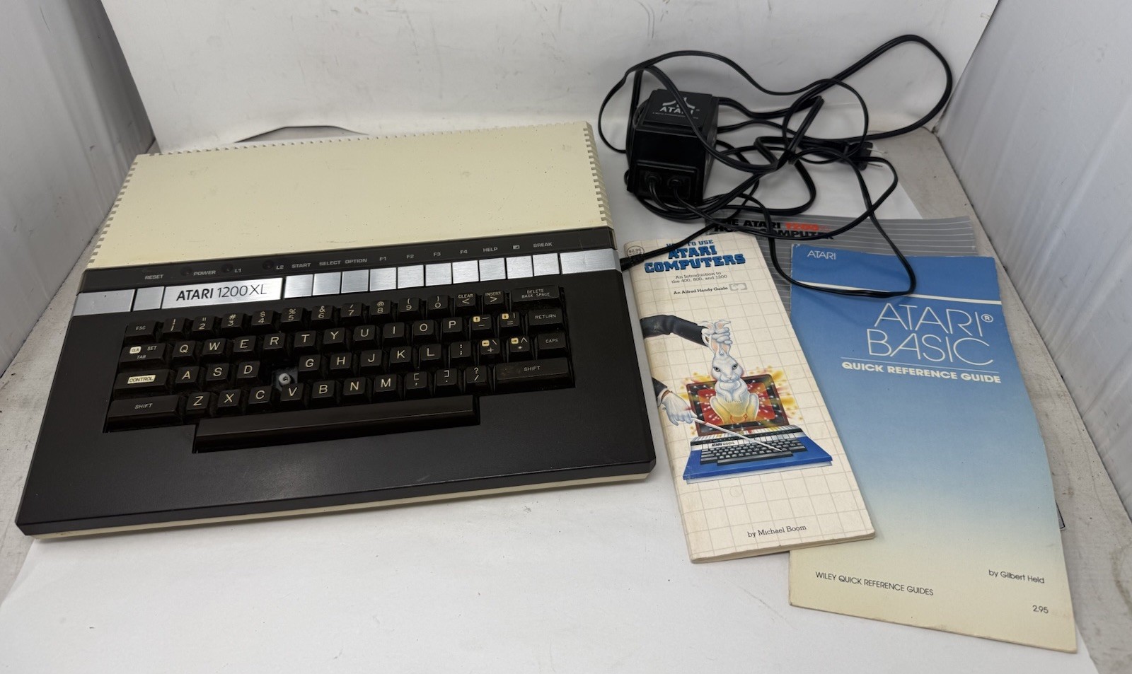 Atari 1200XL Vintage Home Computer, Powers On