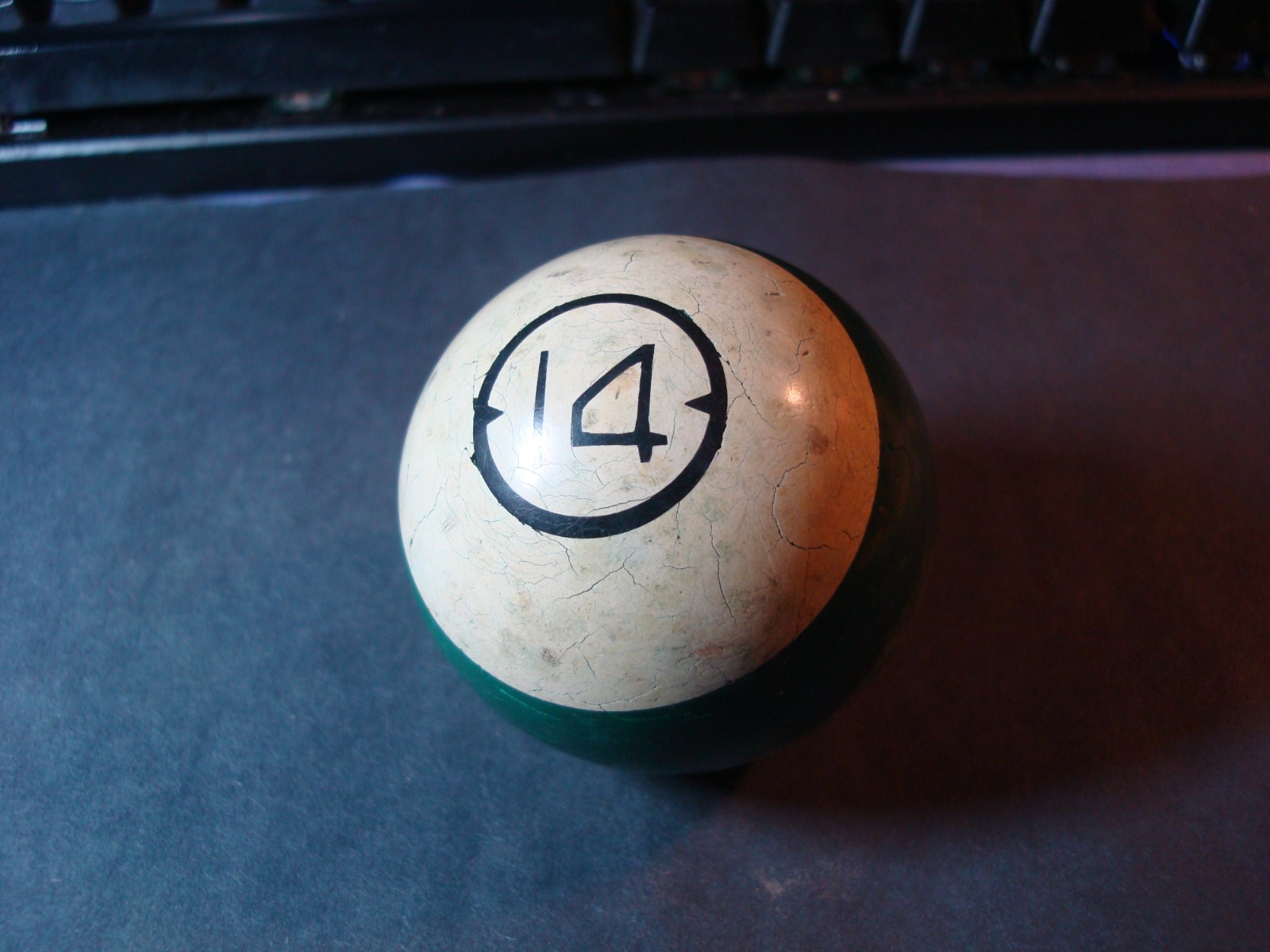 Brunswick Ivorylene Dart clay balls