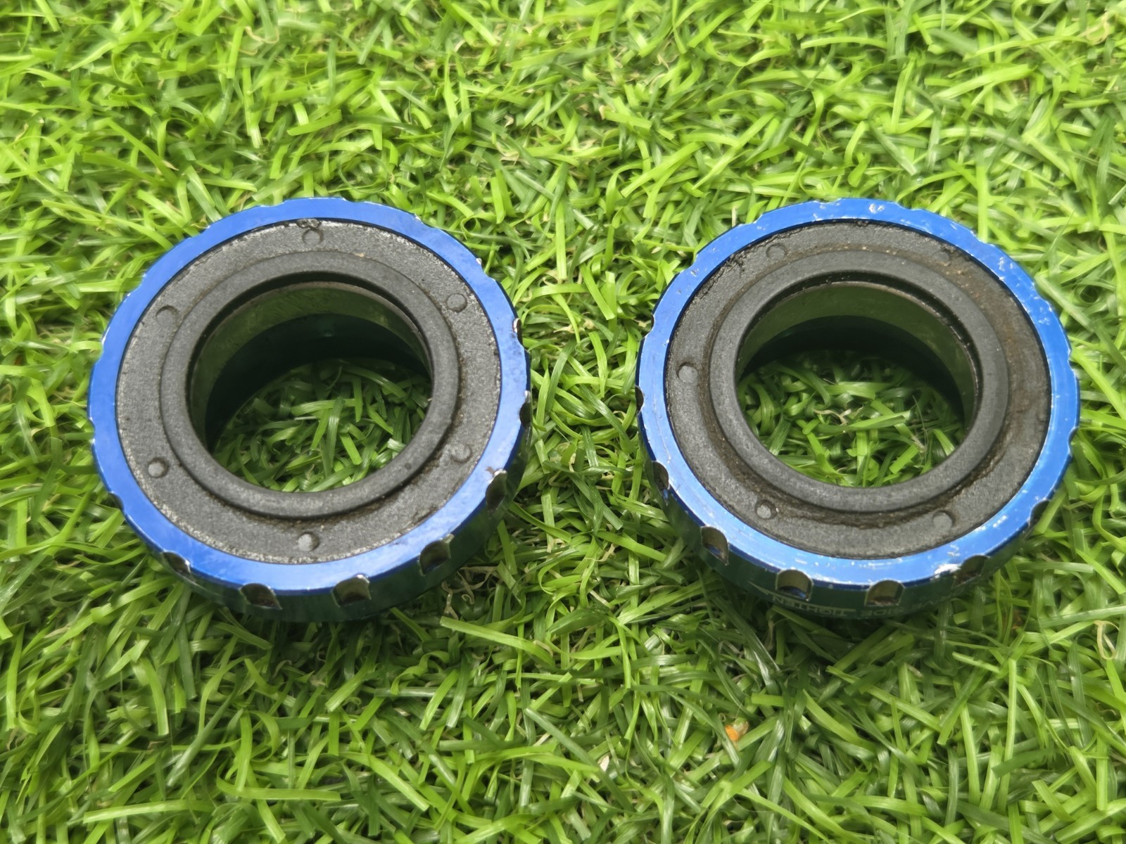 Hope Threaded Blue 83mm BB For 24mm (Shimano, Raceface) Spindle