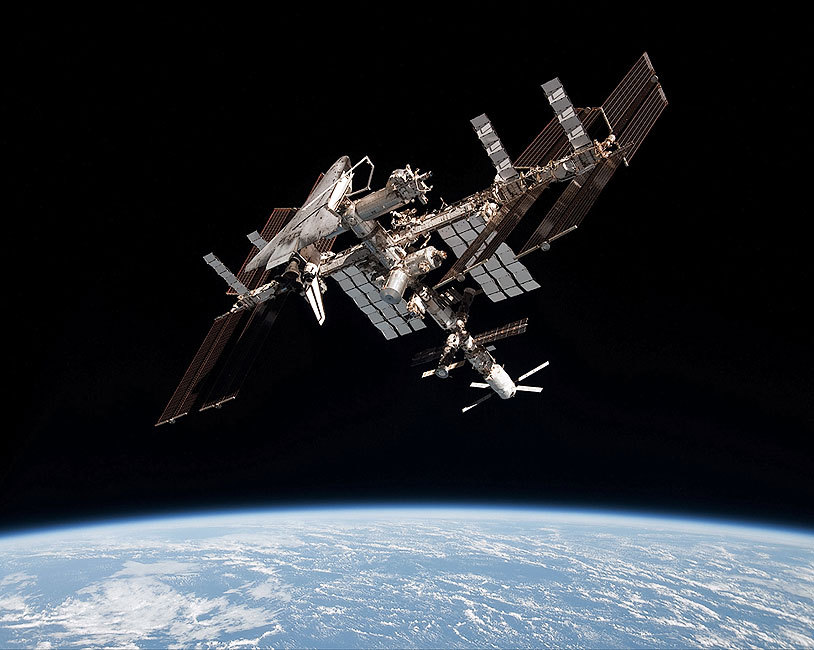 ENDEAVOUR AT INTERNATIONAL SPACE STATION 11x14 GLOSSY PHOTO PRINT
