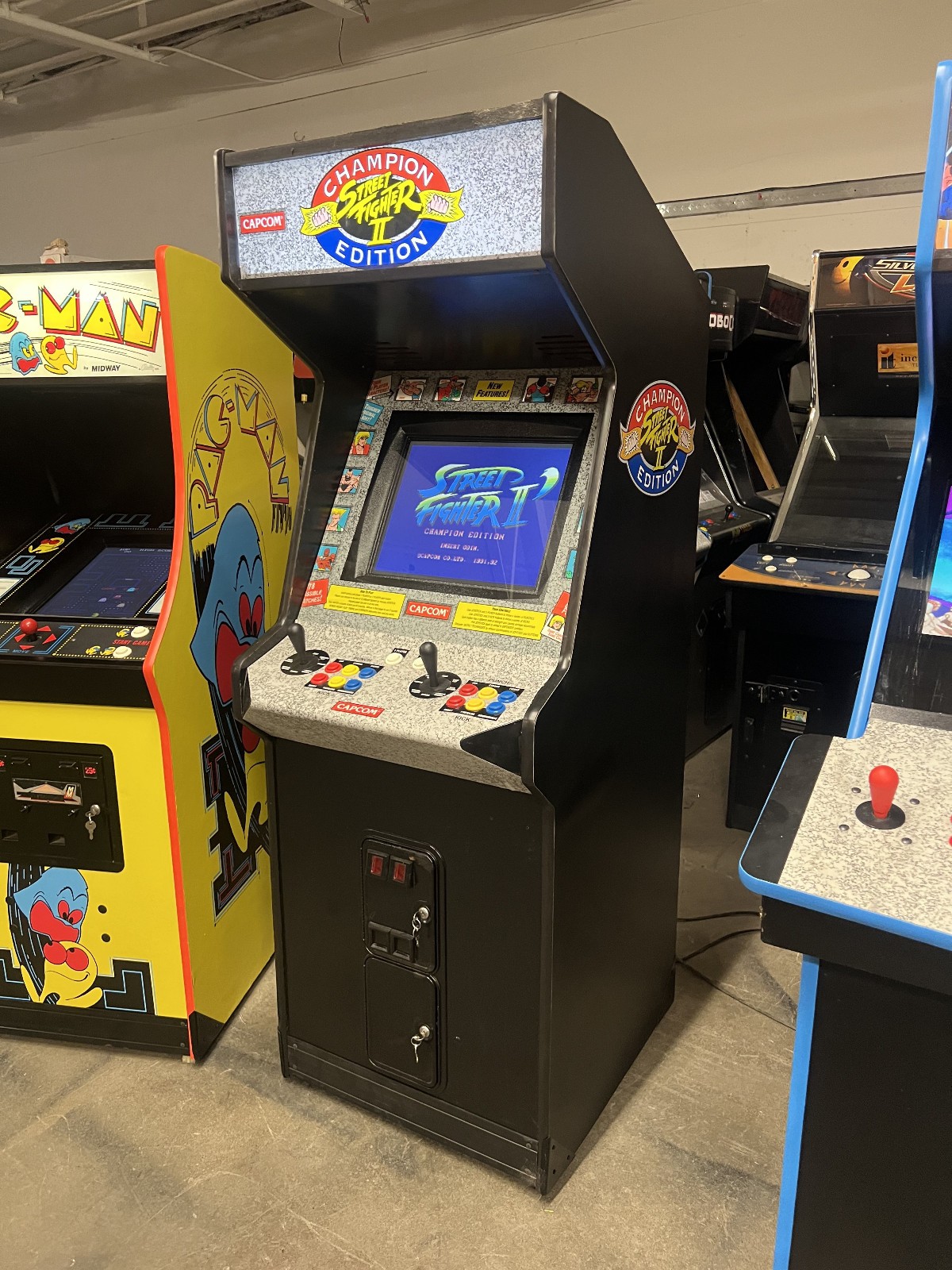 STREET FIGHTER II ARCADE MACHINE by CAPCOM (Excellent Condition)