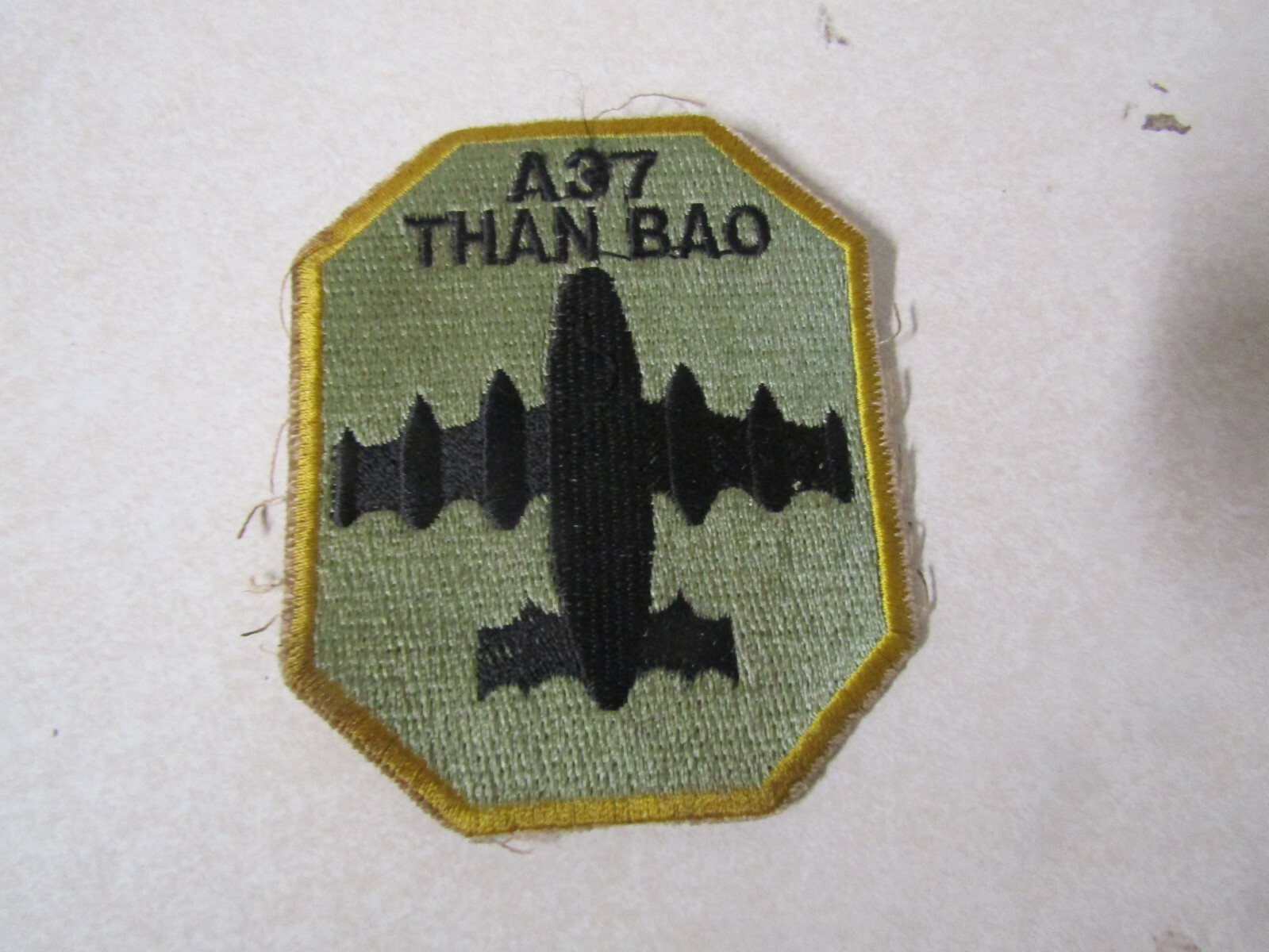 MILITARY PATCH OLD VIETNAM ERA A37 THAN BAO