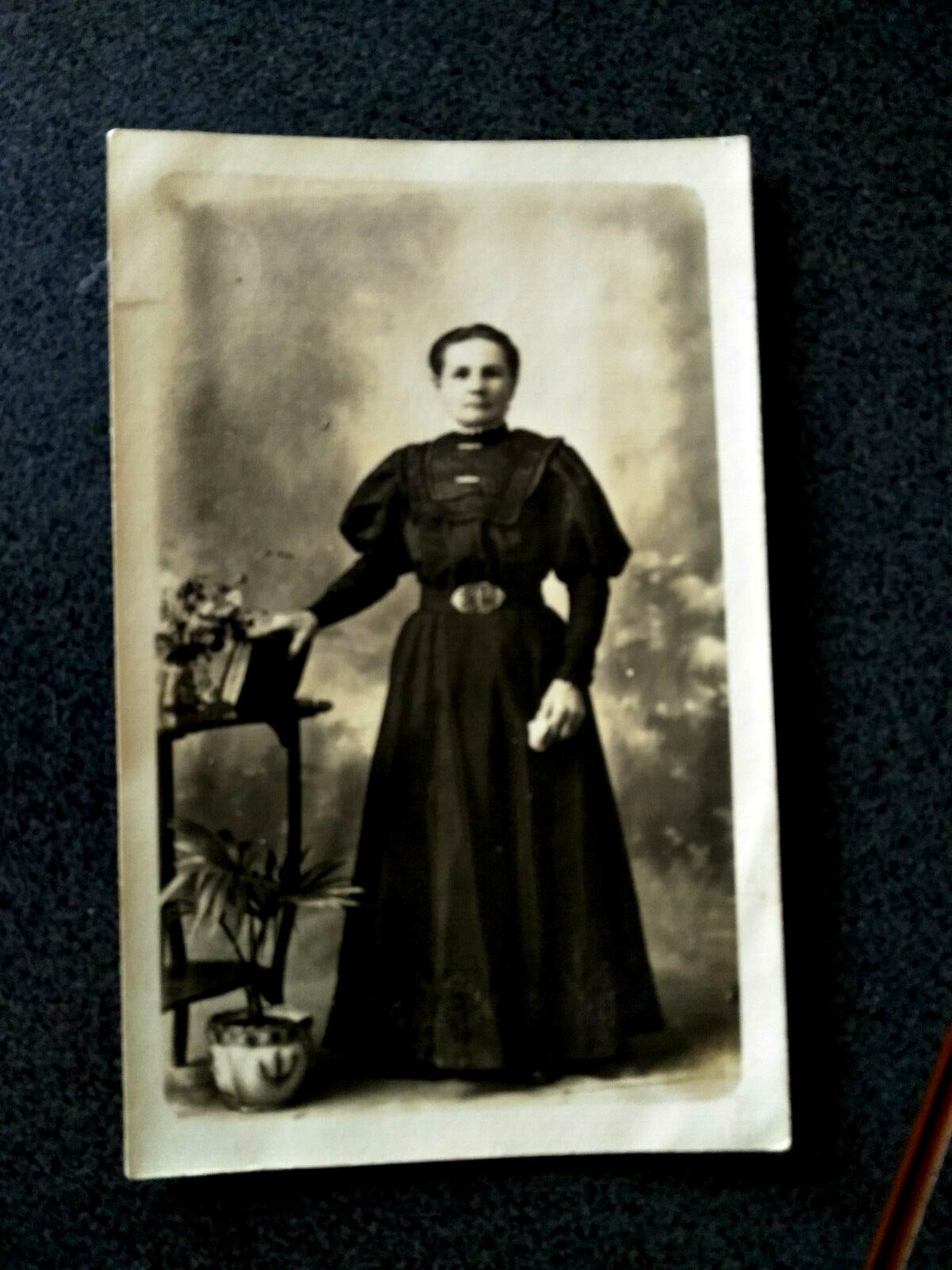 OLD POSTCARD REAL PHOTOGRAPH THE  YEOMAN STUDIOS GEELONG VICTORIA