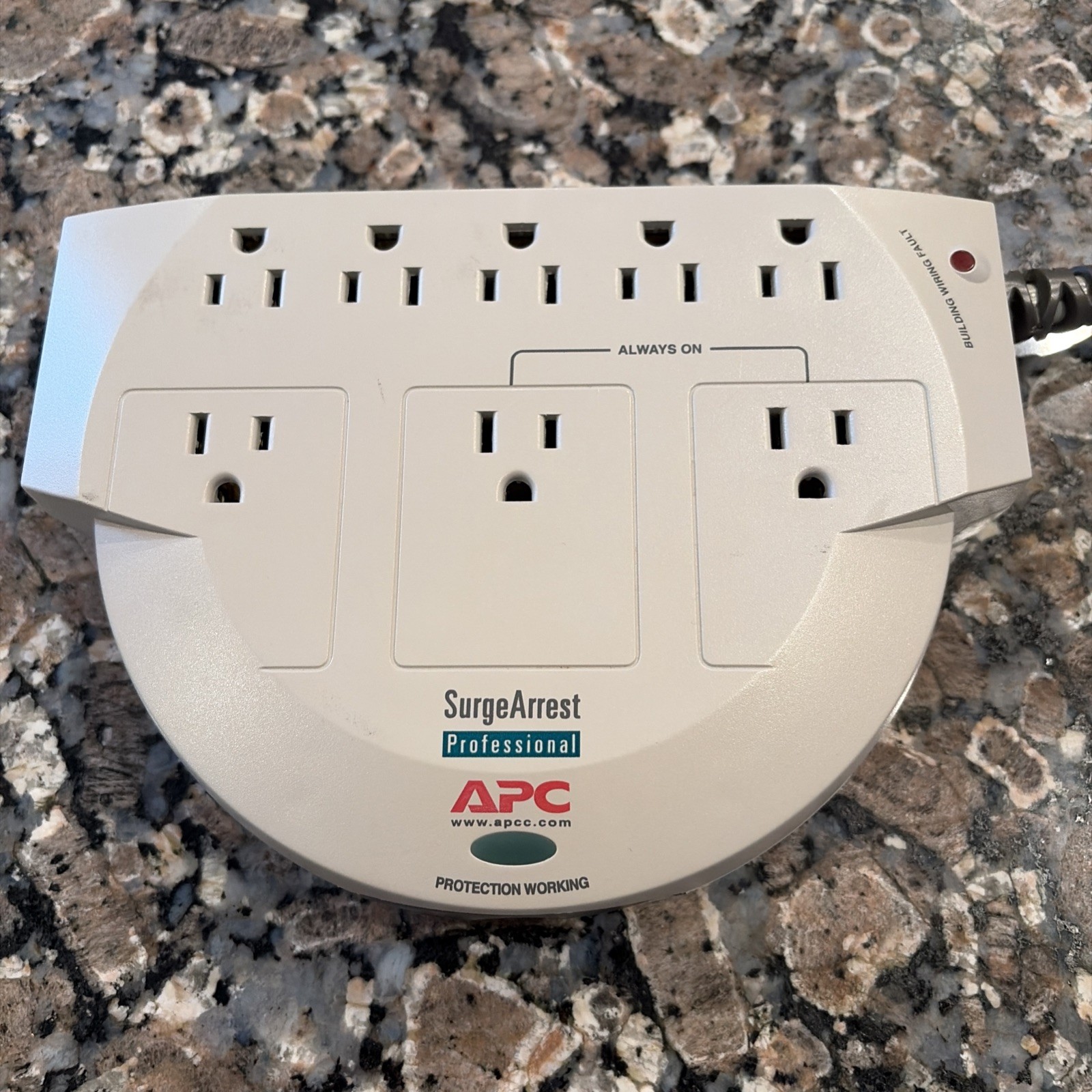 APC SurgeArrest Professional 8 Outlet Surge Protector PRO8T2 Missing A Foot Pad