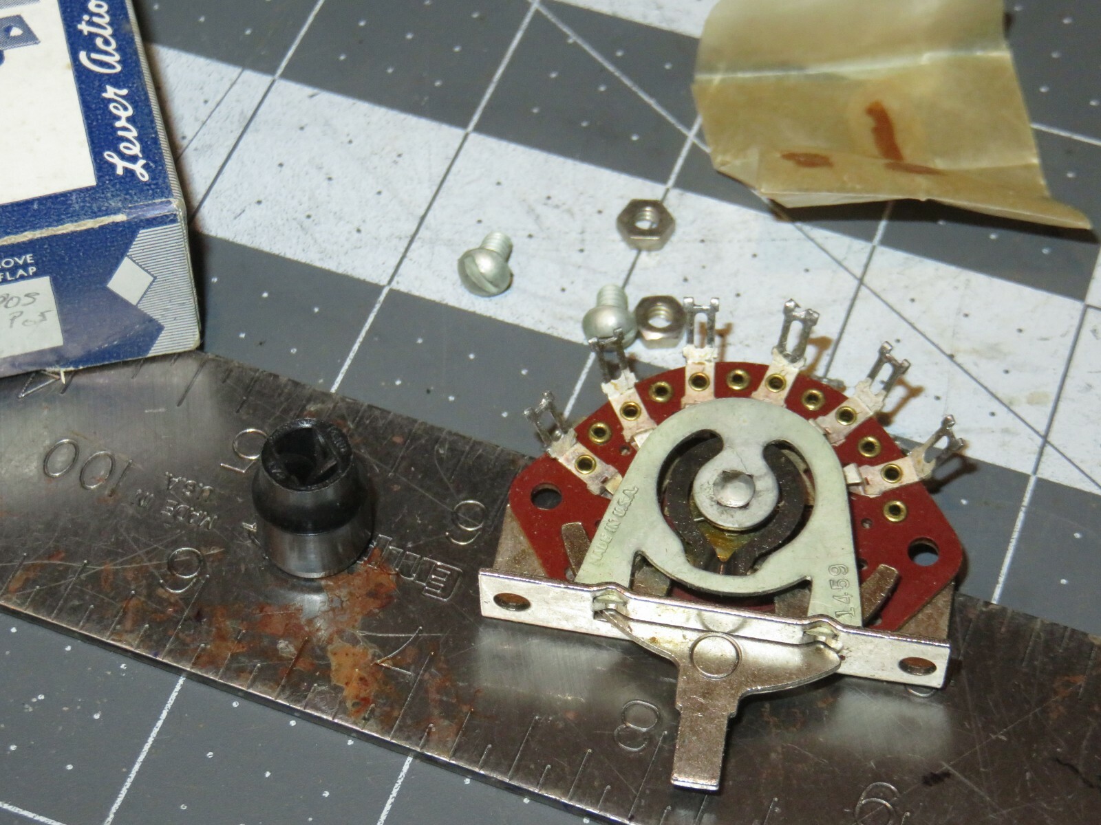 NOS CENTRALAB CRL 1459 2 position 4 POLE LOW CAPACITY LEVER ACTION SWITCH
