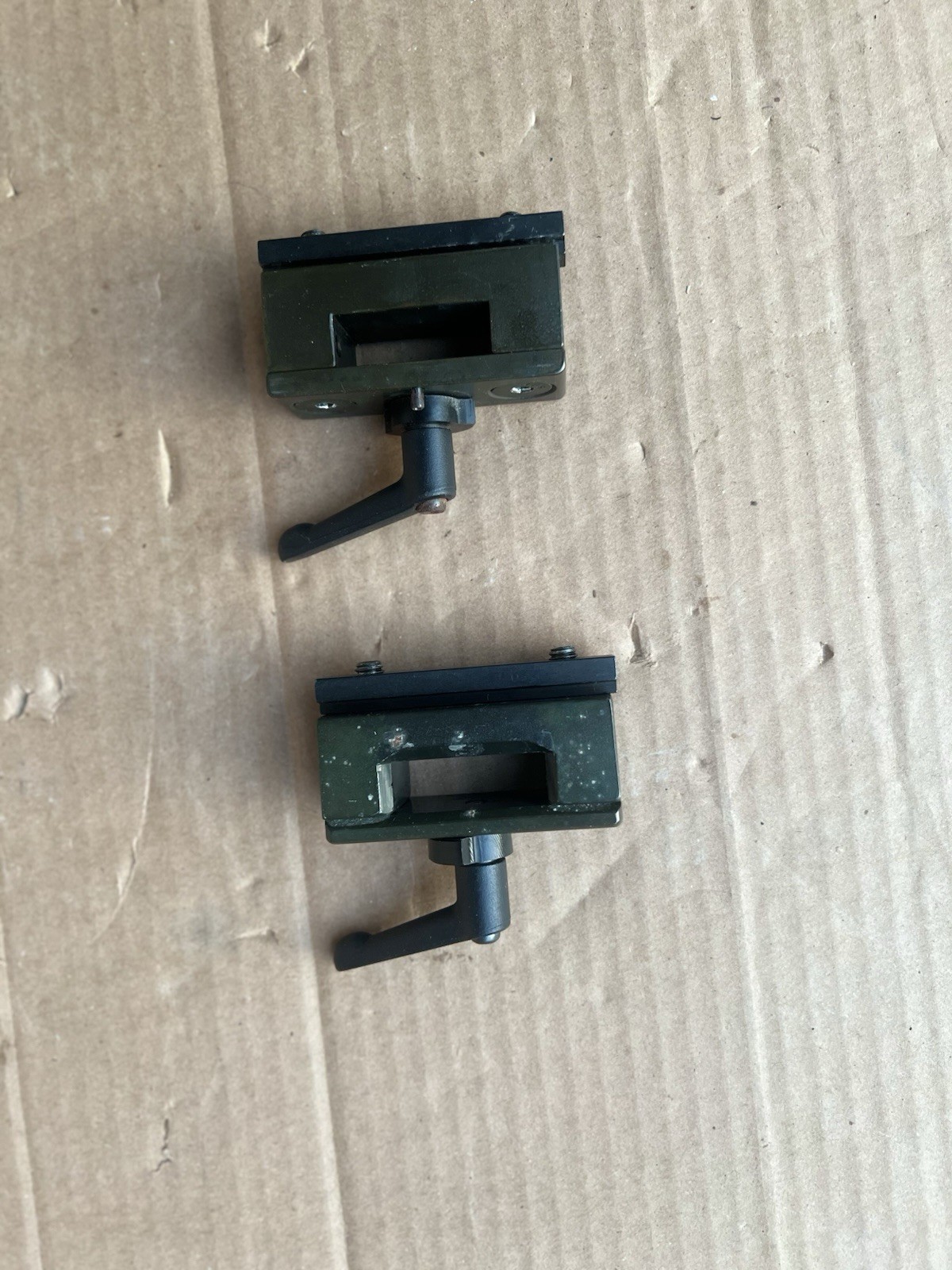 PAIR QUANTUM 600, Q6 Edge, HD Single-Post Armrests Receiver/mount Only