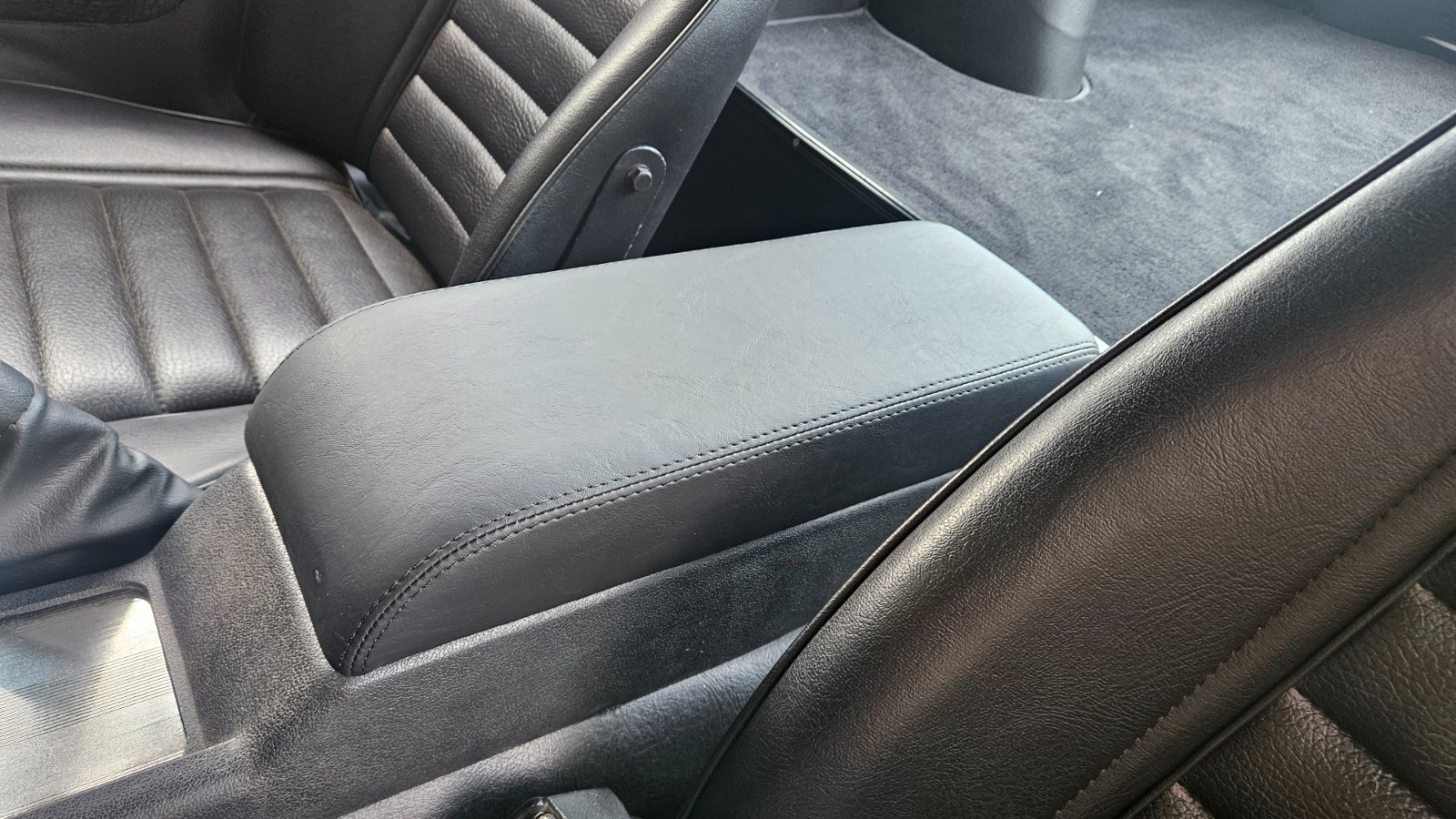 Datsun 240Z Padded Hinged Custom Leather console ARMREST Choose your color S1/S2