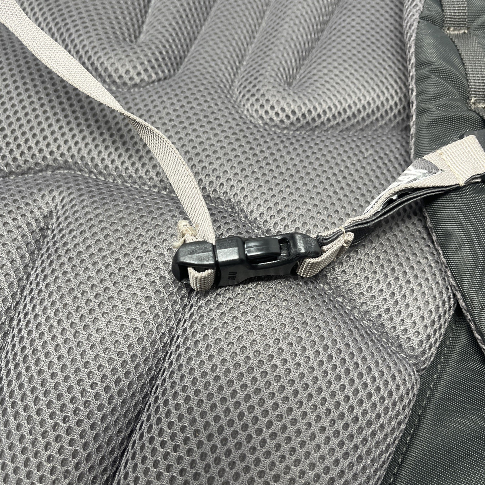 Camelbak Cloud Walker 18 Backpack with drinking pouch