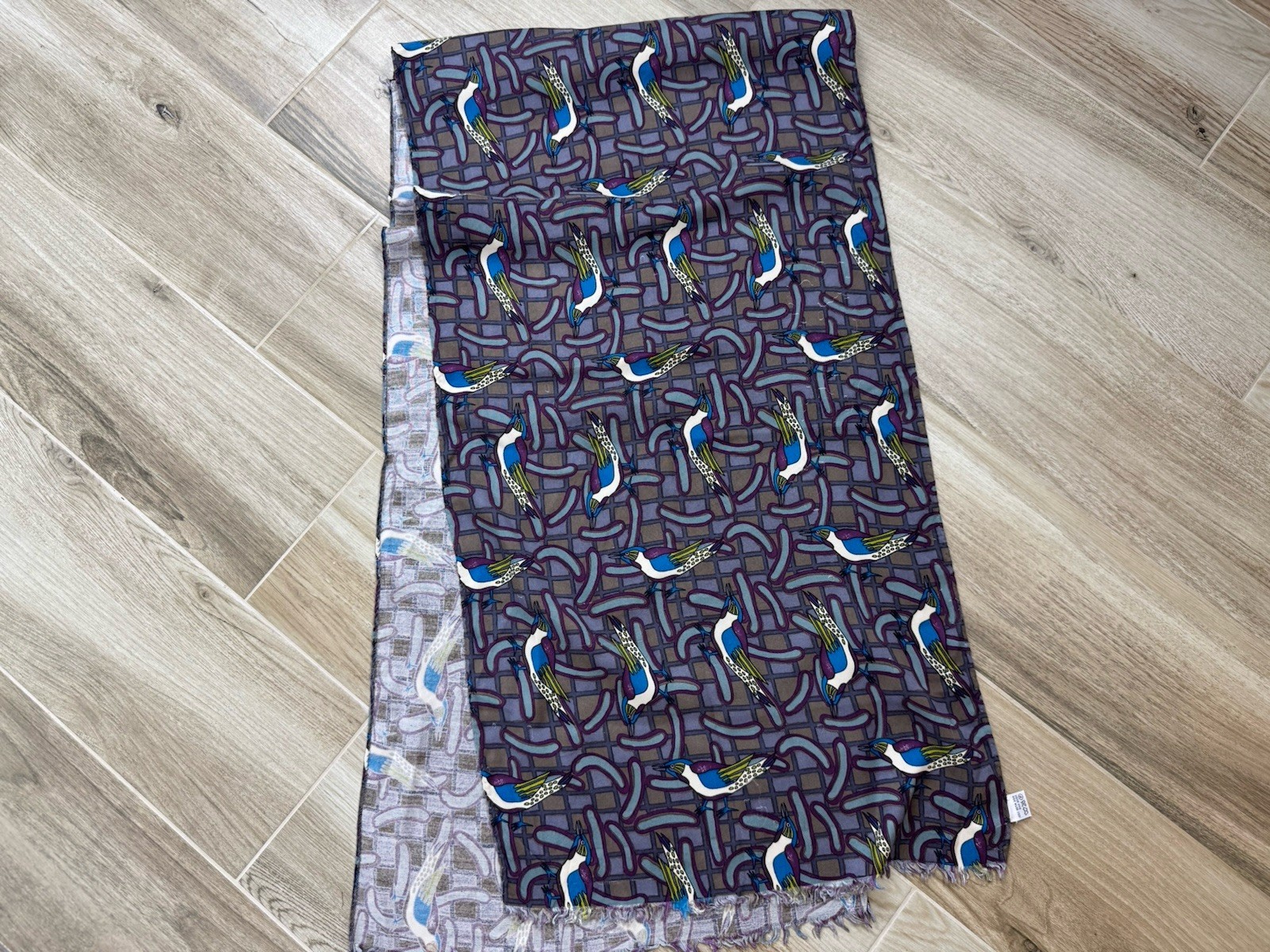 MEMPHIS Milano Vintage 100% Silk Scarf Birds Designer Print Rare Auth Italy