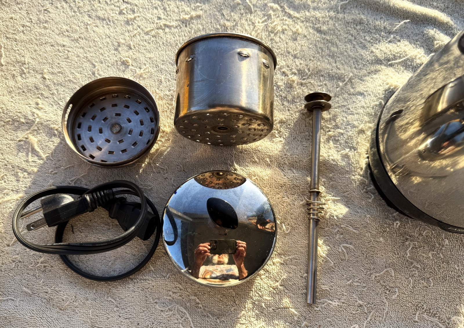 FARBERWARE 8 CUP PERCOLATOR MODEL NO. FCC280 - AS PICTURED