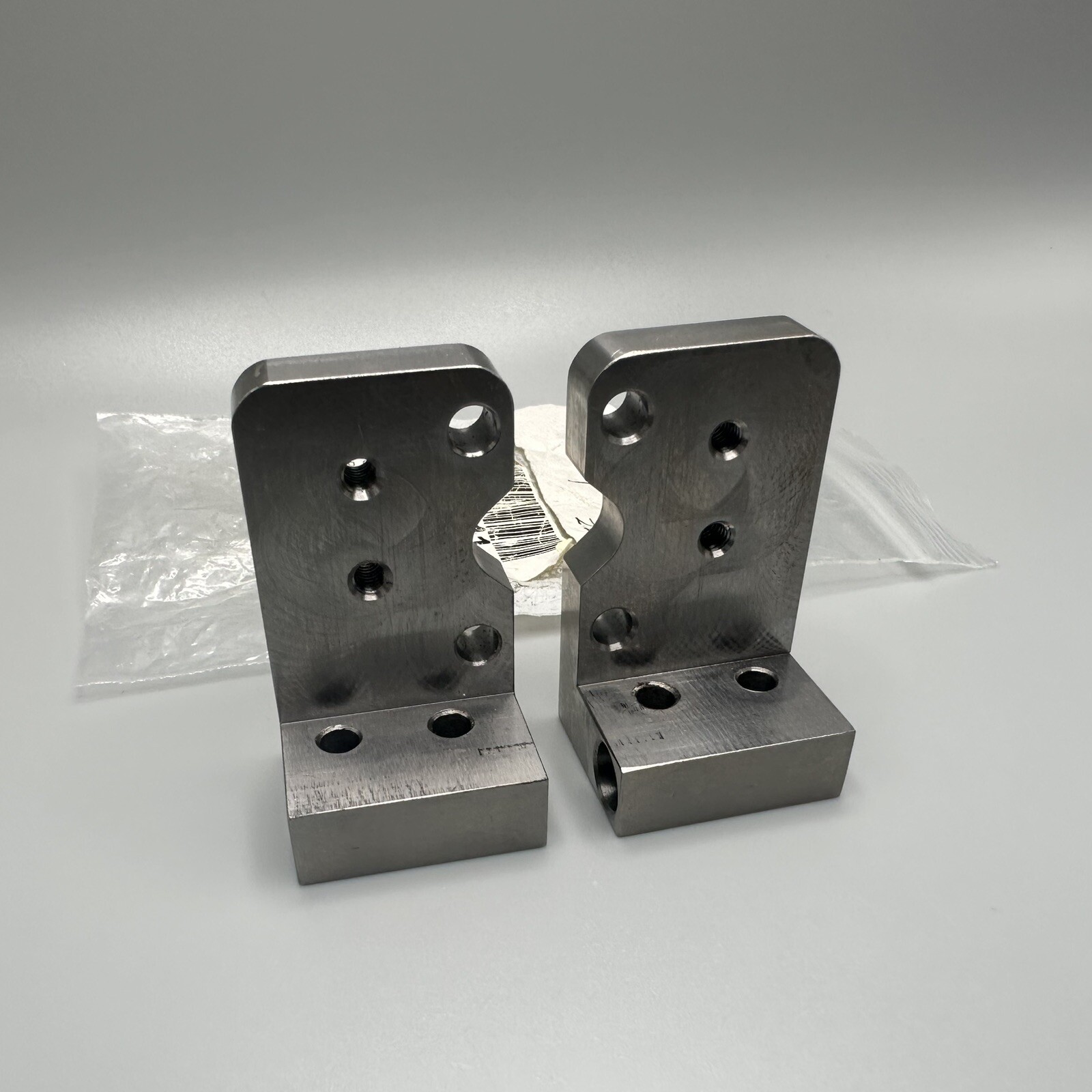 Schunk PGN Pneumatic Finger Grippers For LG Syringe Or Other Robot L&R