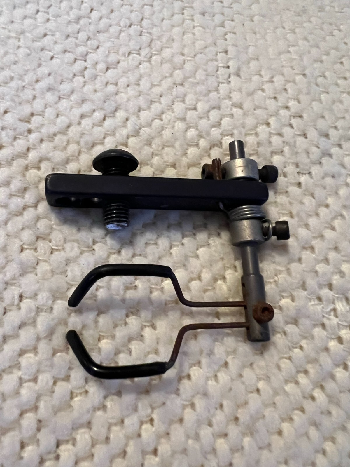Dual Prong Wire Flipper Rest