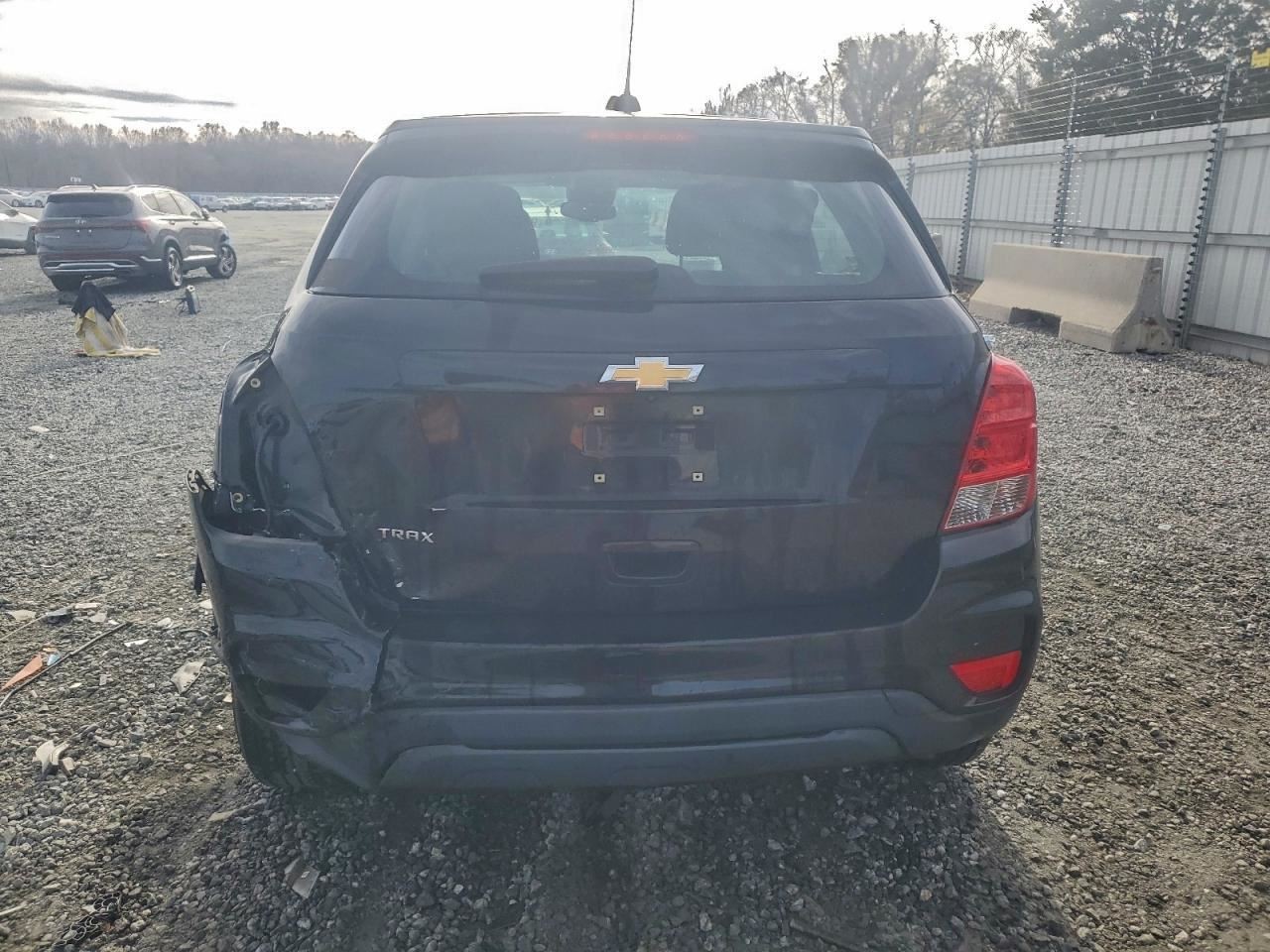 TRAX 2017 Glove Box 4946312