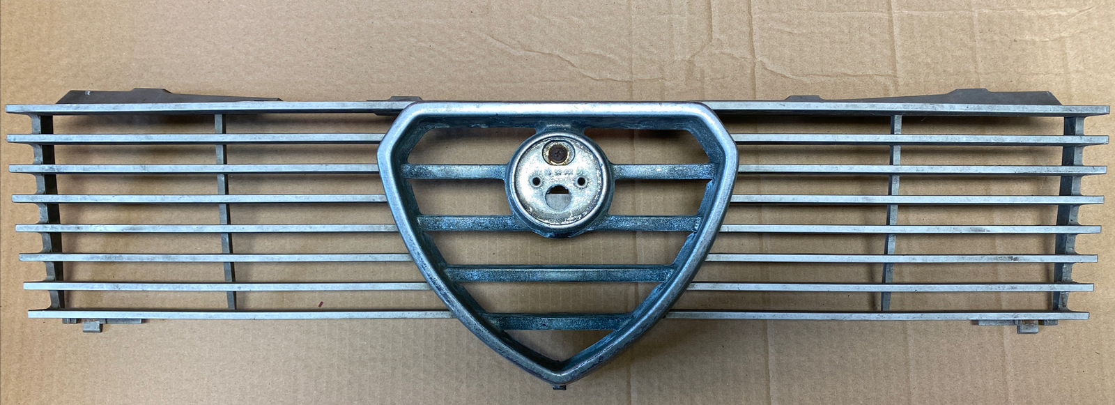 alfa romeo guilietta Type 116 Front Grill Lampia Original 116505803100