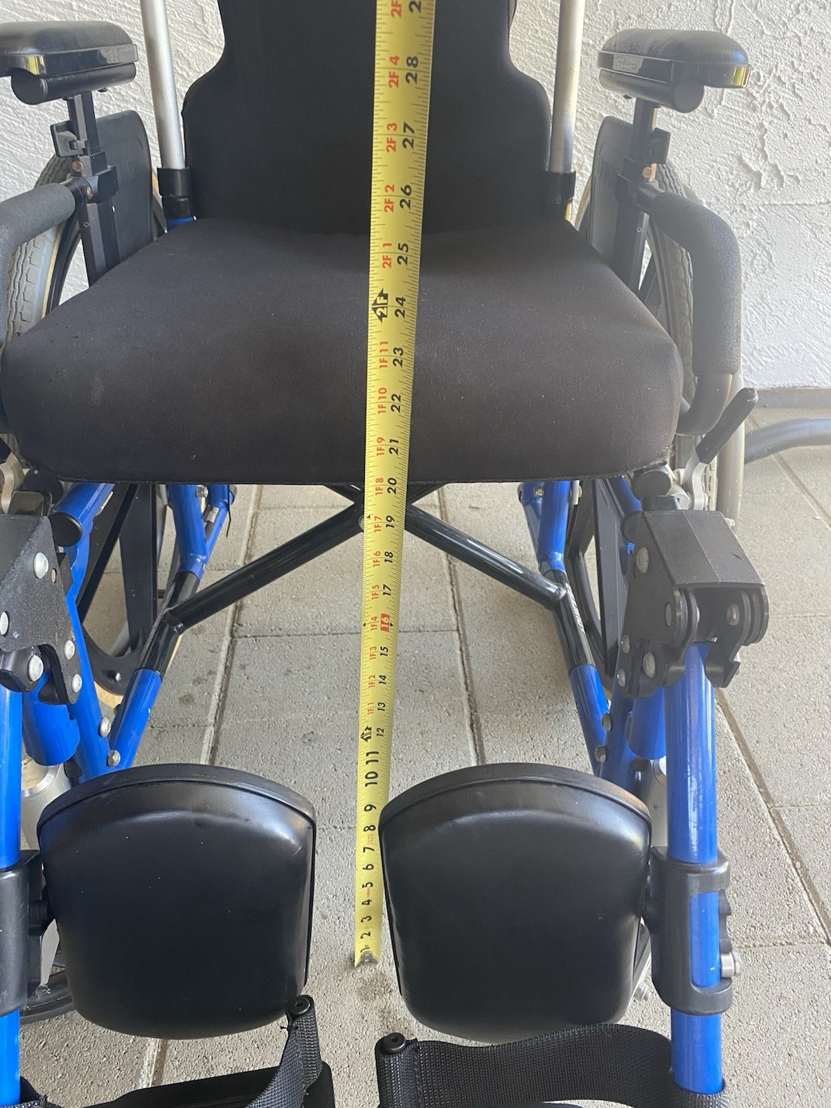 Quickie 2 wheelchair manual folding wheelchair 16”x19”x22”