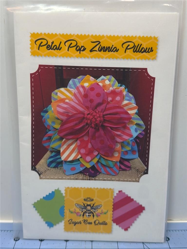 SUGAR BEE QUILTS Pillow Pattern - PETAL POP ZINNIA PILLOW - 18" Round