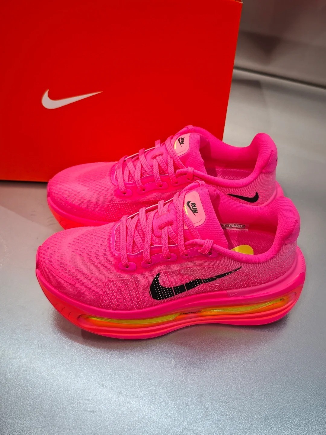 🎄HM5973-603 'Bright pink' Nike Vomero Premium Men’s Sneaker shoes 🎊